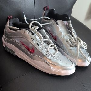 Nike Men's Metallic Silver and Red Sneakers